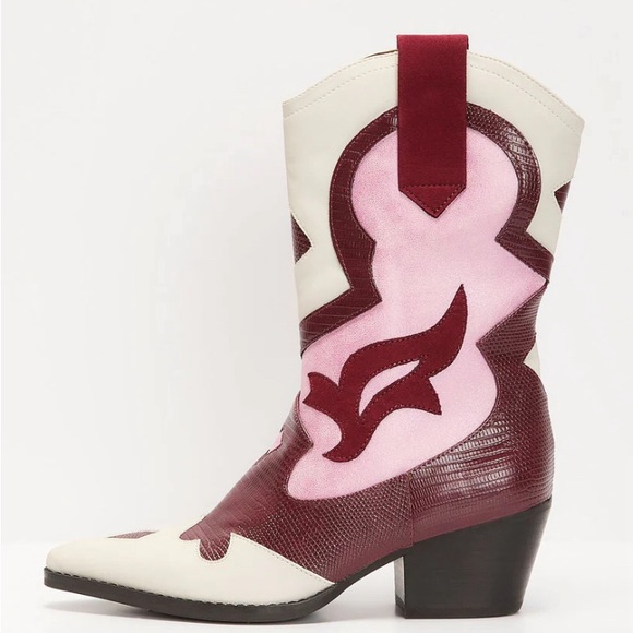 NWT Vici Collection Joyner Abstract Print Faux Leather Boot - Picture 4 of 7